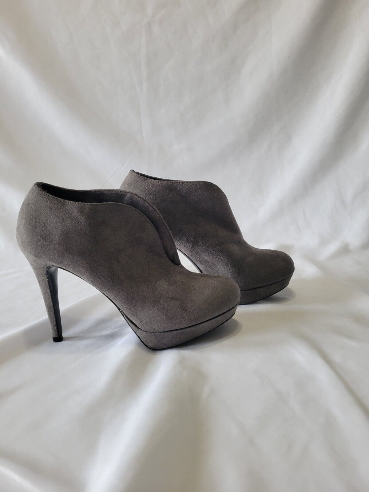 Audrey Brooke Bootie Heel Sz 6.5 Heel Gray - image 2