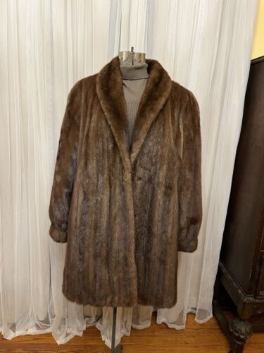 Classic Brown Mink Coat Mid Length Size Large 12 … - image 1