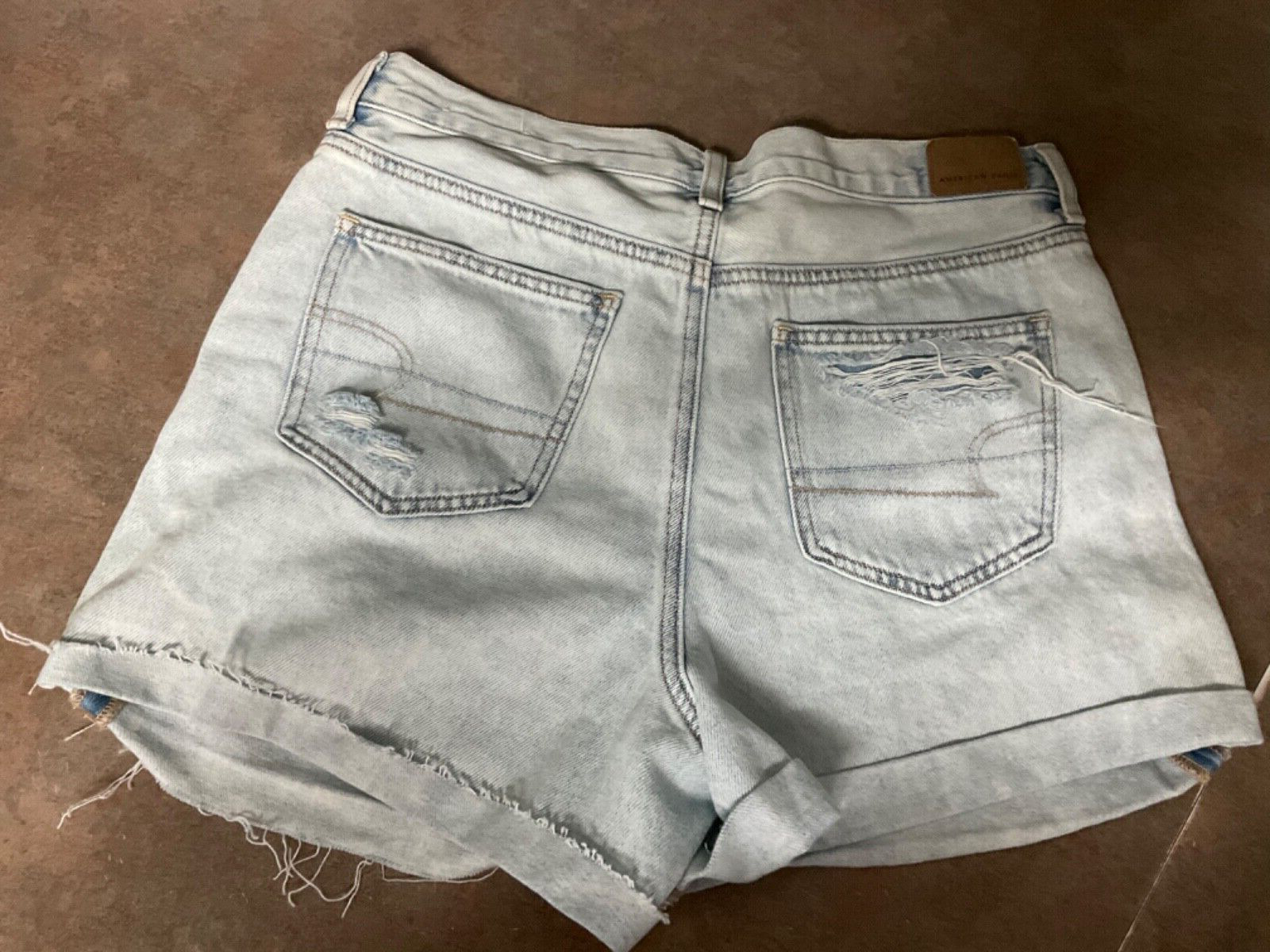 Women's American Eagle MOM Denim Shorts Size 8 (C… - image 2