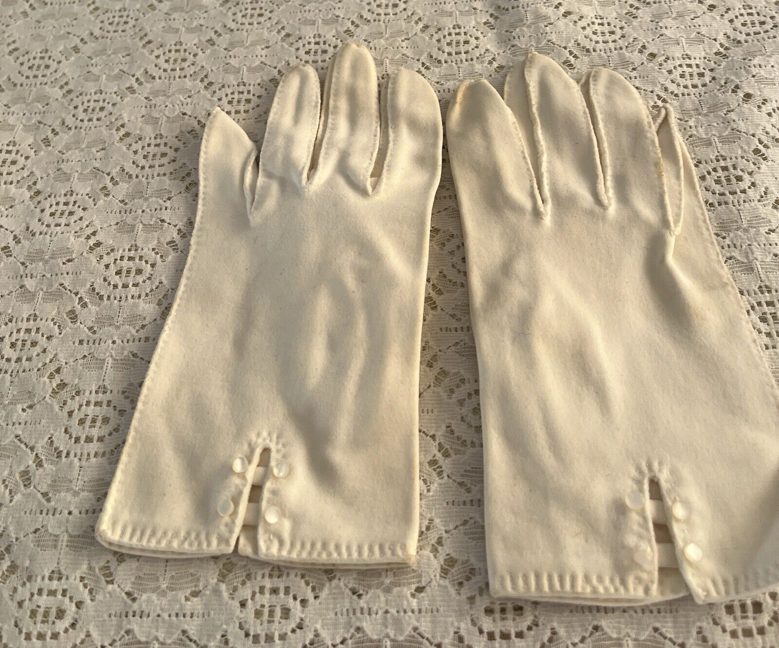 Vintage Women's Suede Ivory Dress Gloves- Lot Of 5 - image 8