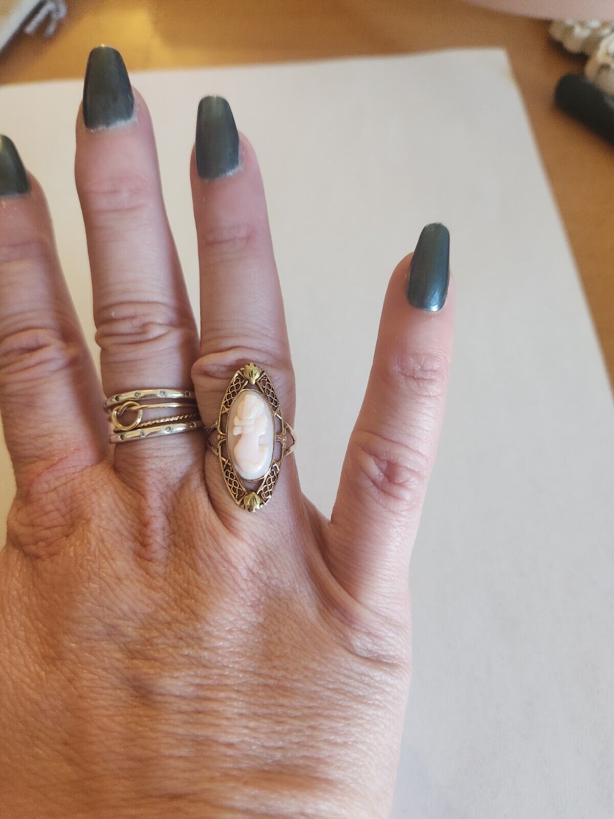 10k Yellow Gold Cameo Ring - image 2