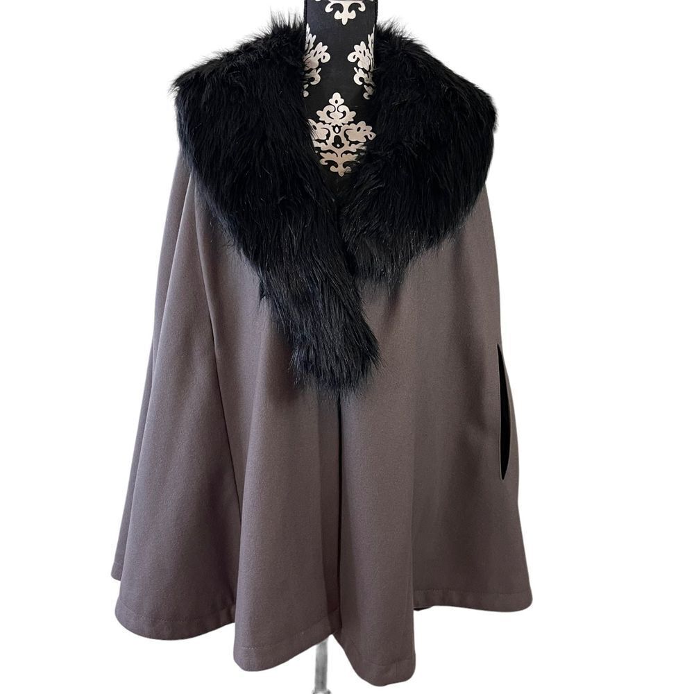 VINTAGE Y2K WOMENS MOSSIMO FAUX FUR CAPE JACKET S… - image 1