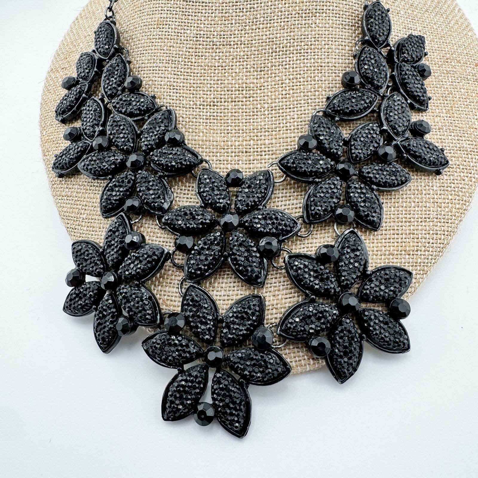 Vintage Monochromatic Flower Bib Necklace Gothic … - image 8