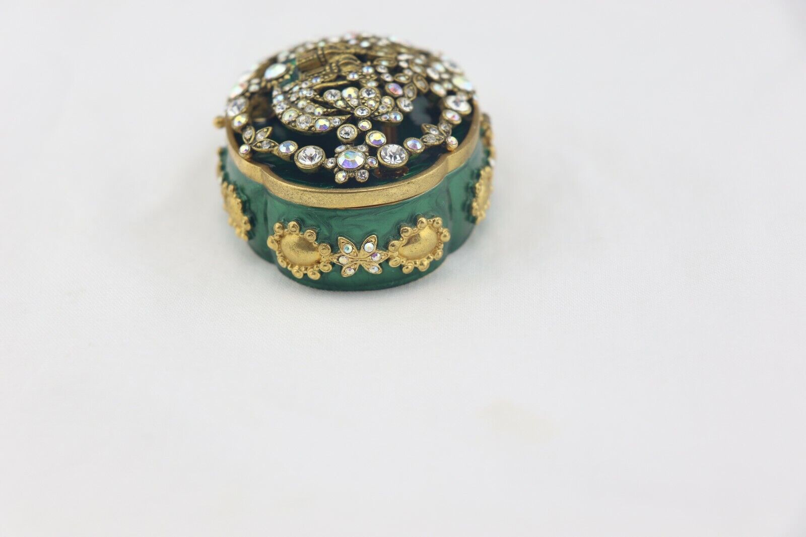 JOAN RIVERS Trinket Box w/ BROOCH & EARRINGS Comp… - image 3