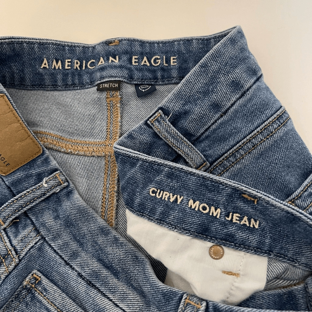 American Eagle Curvy Mom Jean Size 18 - image 3