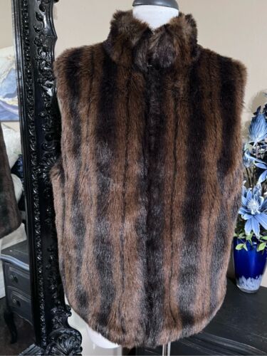 Coaco New York Faux Fur Reversible Vest Size Mediu