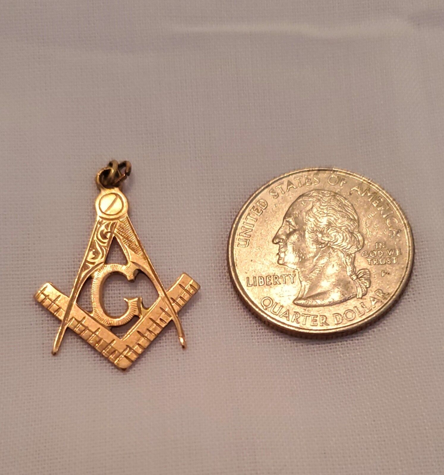 Vintage Solid 10Kt. Yellow Gold MASONIC SQUARE CO… - image 1