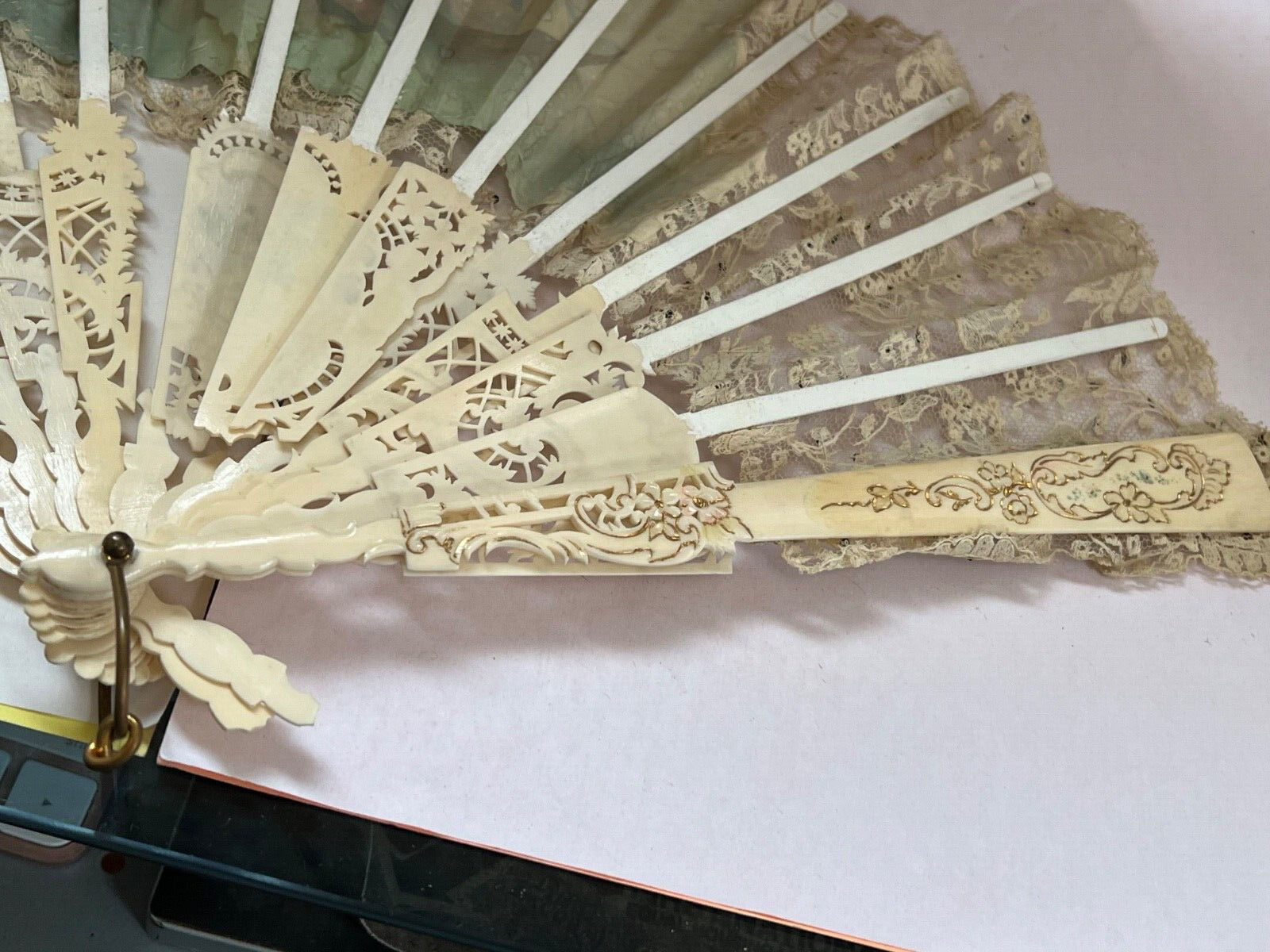 2) Antique Victorian Folding HAND FANS Made of La… - image 10