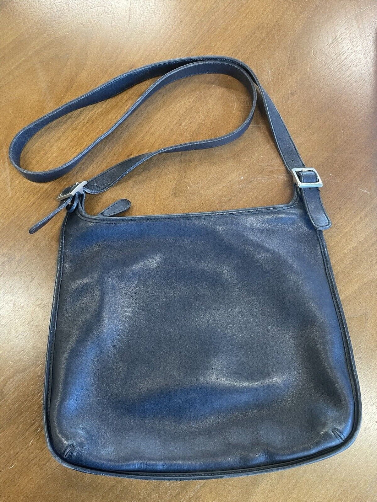 Vintage Coach Black Leather Shoulder Bag Purse Cr… - image 1