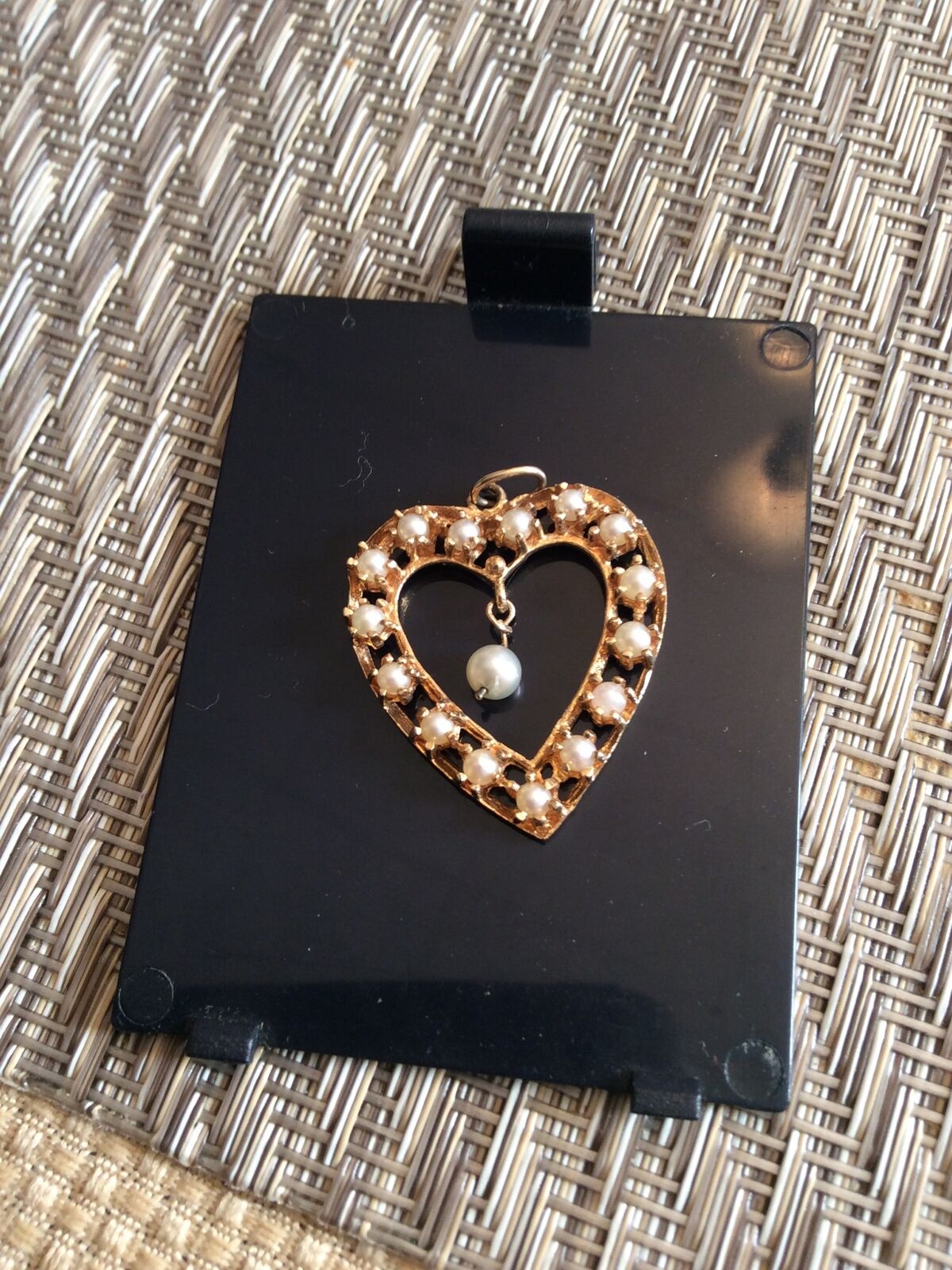 14k Beautiful Pearl Heart Pendant - image 2