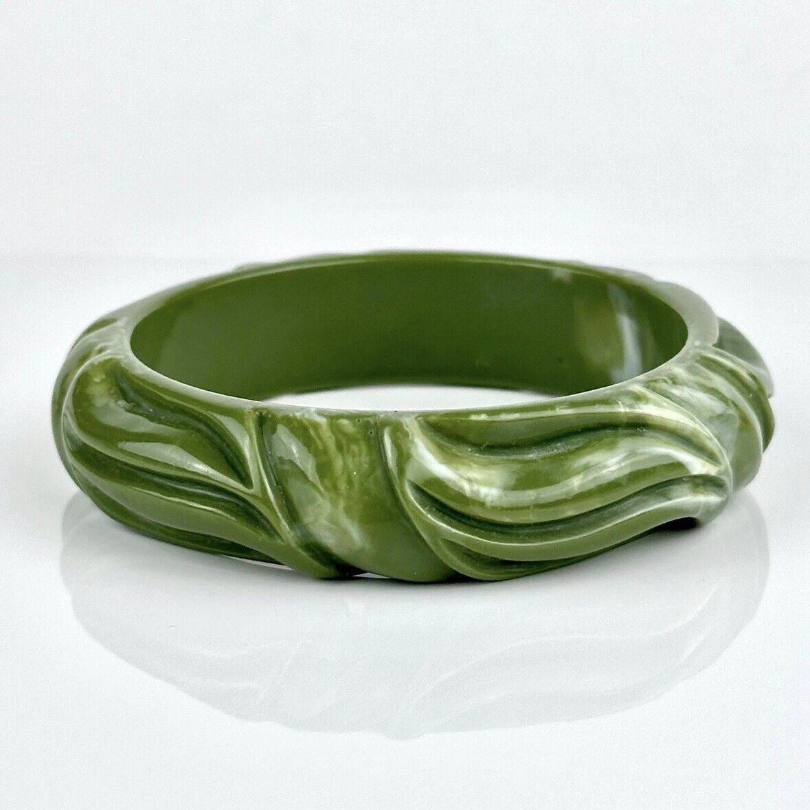 Vintage Spinach Green Carved Plastic Bangle Brace… - image 5