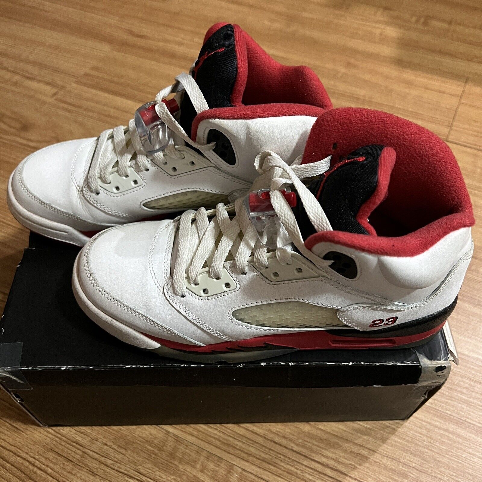 Air Jordan 5 Retro Fire 2013 Size 5y - image 2