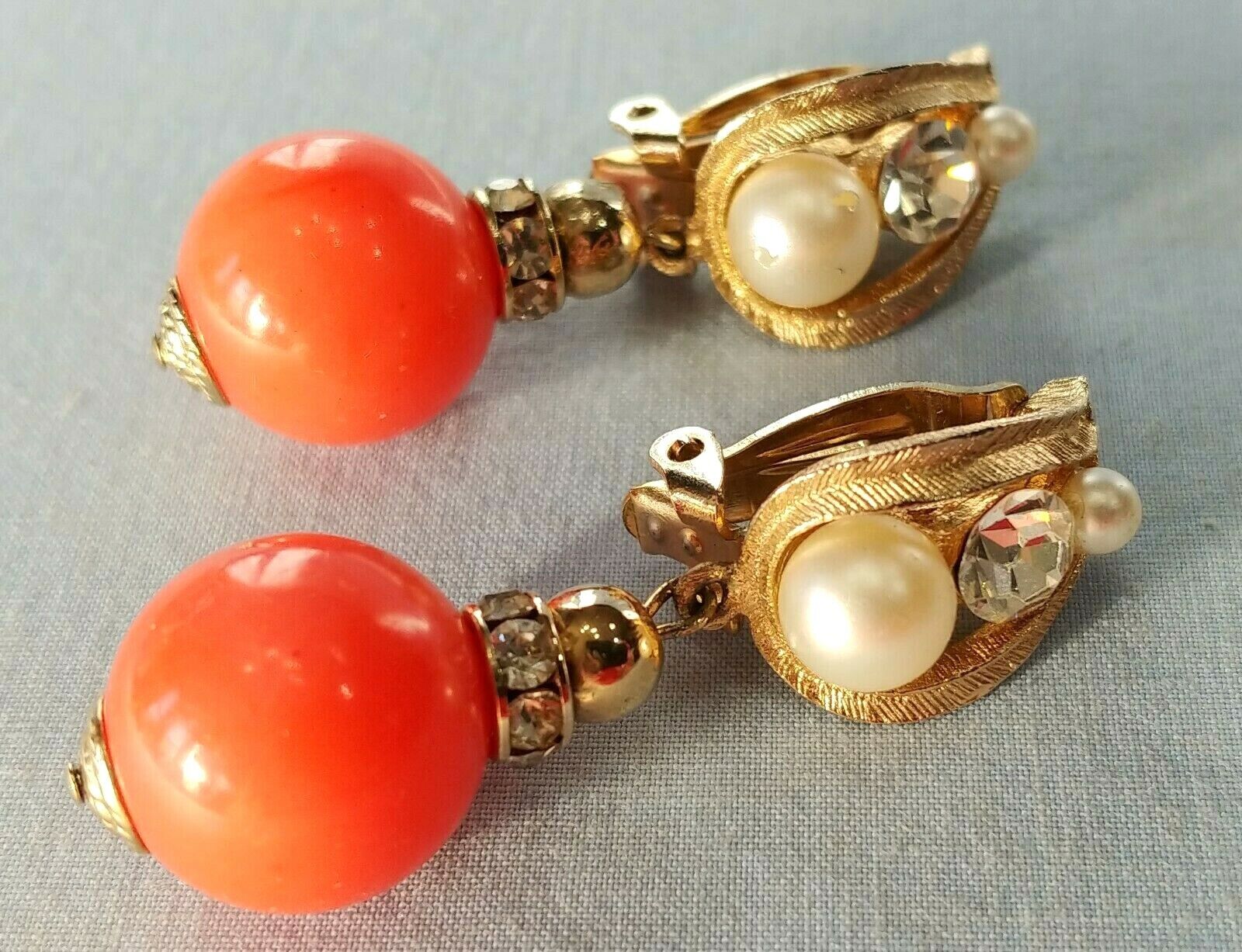 Vintage Clip Earrings Drop Dangle Lucite Coral Be… - image 3