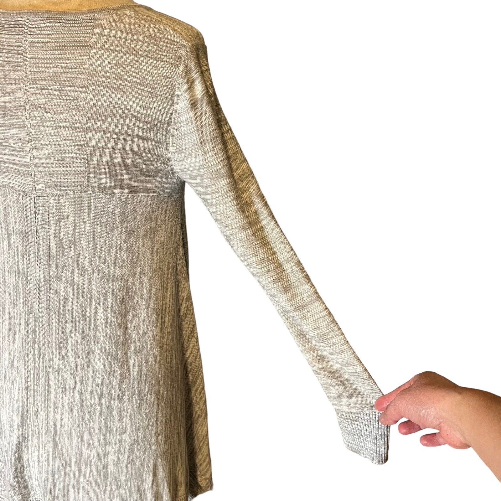 Cupio Gray Long Sleeve V-Neck Tunic Top Women’s M… - image 3