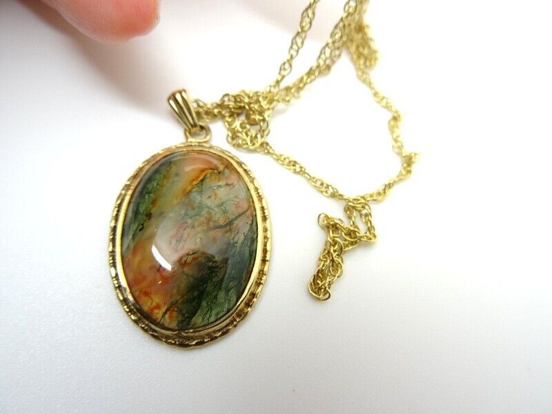 9ct Yellow Gold Moss Agate 80's Pendant + 9ct Cha… - image 4