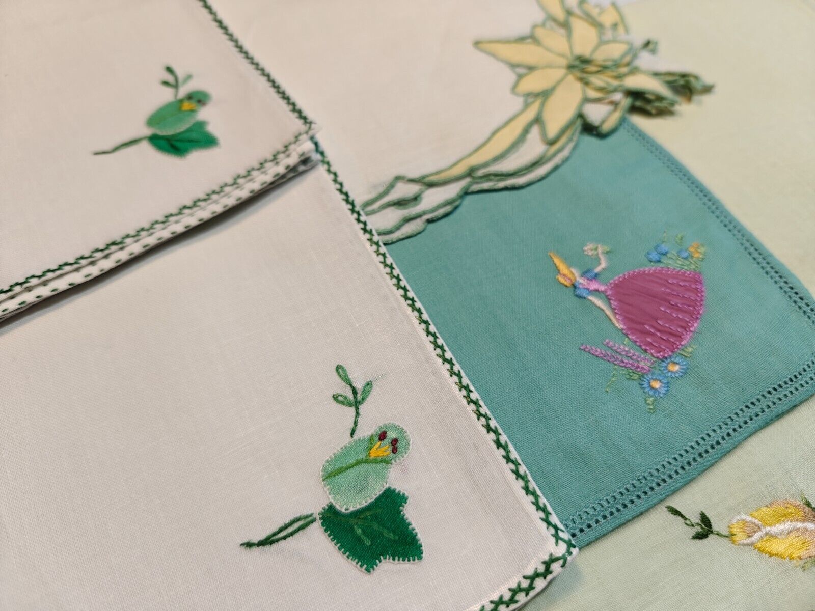 Collection of VG Green Floral Embroidered Vintage… - image 3