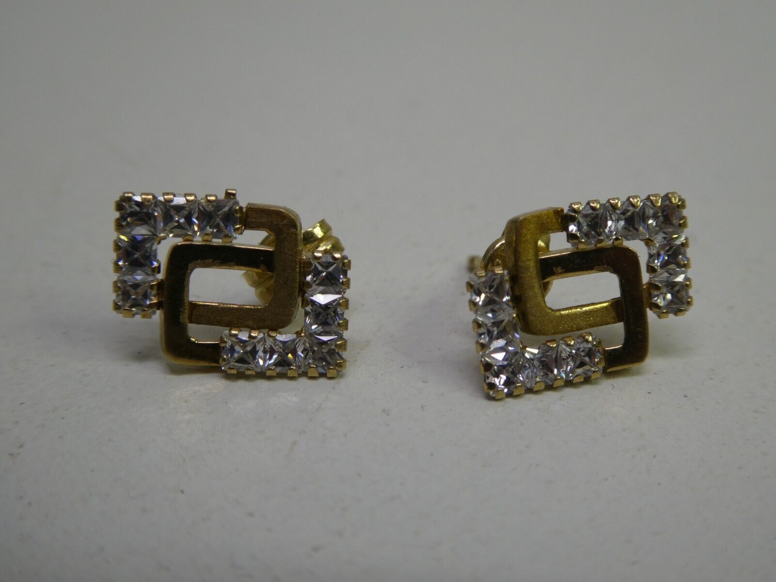 VINTAGE 375 9CT GOLD  CUBIC ZIRCONIUM SET EARRINGS - image 1