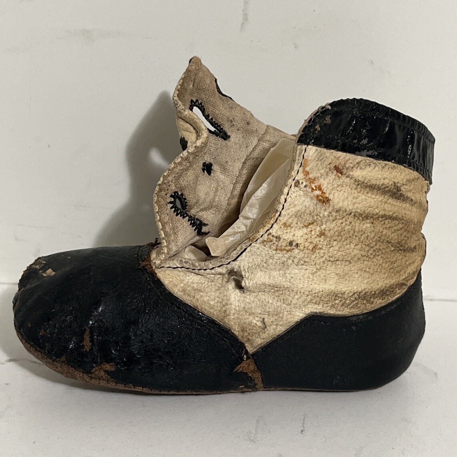 Antique Victorian Black/White Leather Baby Shoe O… - image 3