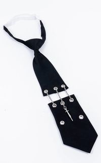 Our line of work involves the deadly side of things. Level up yer costumes and outfits for nights out with yer coven! Adjustable tie with a rubber band around the neck, suitable for different neck circumferences. It is decorated with chains and a needle metal pendant. 34cm long.