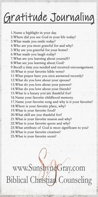 Learn how to cultivate an attitude of gratitude through journaling. Research shows that practicing gratitude and thankfulness improves your level of happiness by 25%! The Bible has been telling us to practice being thankful long before research revealed the benefits. Click through to receive a FREE copy of gratitude journaling prompts! #gratitude #attitudeofgratitude #thankful #journaling #journalingprompts #givethanks