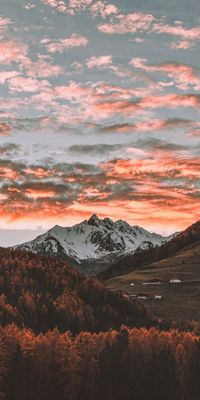 Are you ready for an exciting adventure? The collection of images by this photographer is great proof that Earth has a lot to offer and that many locations still seem to be undiscovered for us.