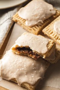 The Best gluten free vegan brown sugar pop tarts are flaky, brown sugar cinnamon filled pockets. Just in time for Fall. #vegan #vegandessert #veganrecipe #glutenfree #glutenfreevegan