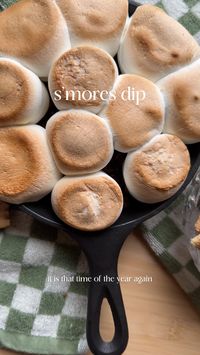 Indulge in the taste of summer year-round with this easy S’mores Dip recipe! No campfire needed—perfect for Ohio’s ever-changing weather. #smores #summer #smoresdip #dip #dips #easy #easydessert #dessert #summertime #marshmallow