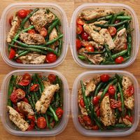 This Easy Pesto Chicken And Veggie Recipe Is Perfect For Meal Prep