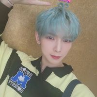 ateez yeosang icon selca