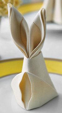 DIY Bunny Napkin Folds #Easter #tablescape