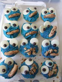 cookie monster cupcakes - cute!