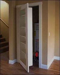 Fantastic idea: bookshelf closet door