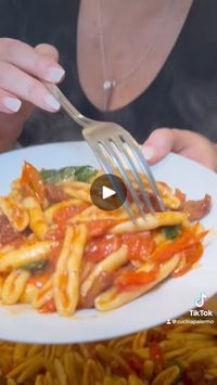 Make pasta with sun dried tomatoes and pancetta with me! | By Cucinapalermorita | Facebook