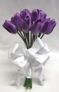 I love the purple tulips..... not so much on the bow!!!  :)  Purple tulips bouquet - Absolutely gorgeous