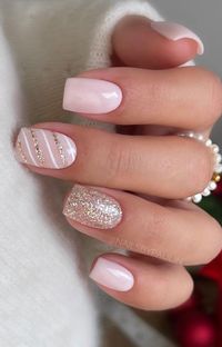 Christmas nails! Product options linked!