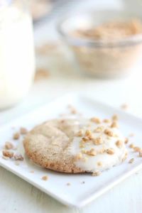 Snickerdoodles are a holiday staple! Here’s a way you can take the classic recipe to the next level by adding a little white chocolate and toffee.