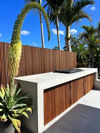 Our Australian made yellow balau timber screens are the perfect addition to your backyard or feature wall. All our yellow balau timber screens are made from 42mm x 19mm DAR battens with a pencilled edge. We use the highest quality timber to make sure your privacy screens never distort or age prematurely. Yellow balau is a lighter colour than our merbau screens and won’t bleed as much as merbau. Fixed with the highest quality galvanized screws from Scrooz Fasteners Australia, your new timber scre