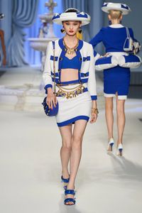 Moschino Spring 2023 Ready-to-Wear Collection | Vogue