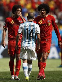 BRASILIA -- El centrocampista argentino Javier Mascherano dijo, después de la victoria que les dio el pase a las semifinales frente a Bélgica (1-0), que han logrado el primer "objetivo", que era estar entre los cuatro primeros, pero que aún no está todo "hecho".