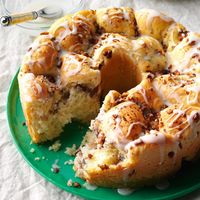 Apple Pull-Apart Bread