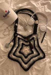 My Y2K Star Bag Crochet by crochet. Size  for €15.00: https://www.vinted.fr/items/5158341656-y2k-star-bag-crochet.