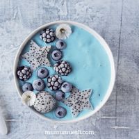 Find oodles of the best vegan breakfast smoothie bowl recipes + tips for making sure your DIY breakfast bowl is 100% clean and healthy. #mummuesli #smoothiebowl #veganrecipes #eatclean #holisticnutrition (Easy Vegan Breakfast Recipes / How to Make Acai Bowl at Home / Clean Eating Recipes for Beginners)