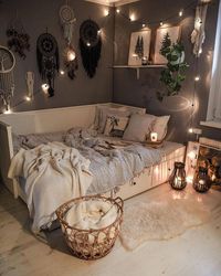 10 Lovely Bedroom Decor Ideas - Mom's Got the Stuff