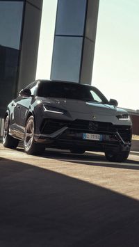 Lamborghini Urus S 2023 Engine: 4.0L V8 Twin Turbo Power: 489 kW / 665 hp Torque: 850 Nm / 627 lb-ft Weight: 2,150 kg / 4,740 lbs 0-62 mph: 3.5 seconds Top Speed: 305 kph / 189 mph