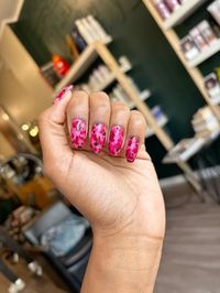 kinda looks like camo too?? @gemiknee on instagram #tortoiseshell #nails #nailart 