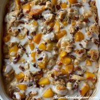 Cinnamon Roll Peach Cobbler