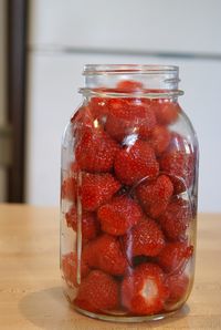 Canning strawberries