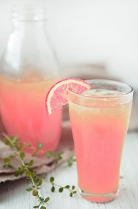 Peach lemonade makes the perfect non alcoholic fizz for both child and adult birthday drinks! Sweetly goodness!