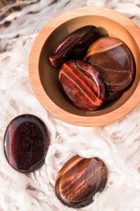 Red Tiger Eye Worry Stone – Selene Stone