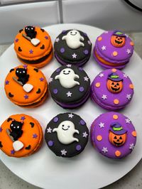 This listing is for a set of 3 Halloween Macaroons. You will receive 1 Black Macaroon, 1 Purple Macaroon and 1 Orange Macaroon. This Festive Set of Halloween Macaroons will be the perfect addition to all your Halloween Tier trays and Coffee Bars.